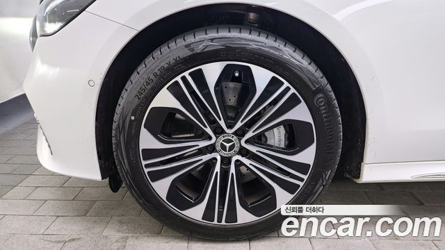 Mercedes-Benz E-Class (W214) E350e 4MATIC 2025 — фото 5