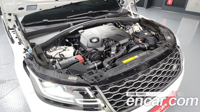 Land Rover Range Rover Velar 3.0 D300 R-Dynamic SE 2019 — фото 6