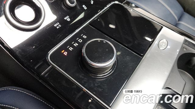 Land Rover Range Rover Velar 3.0 D300 R-Dynamic SE 2019 — фото 9