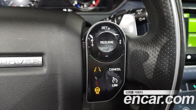 Land Rover Range Rover Velar 3.0 D300 R-Dynamic SE 2019 — фото 17