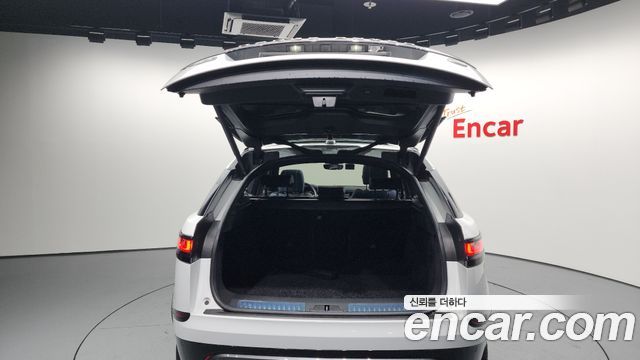 Land Rover Range Rover Velar 3.0 D300 R-Dynamic SE 2019 — фото 20