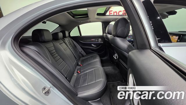 Mercedes-Benz E-Class (W213) E300 4MATIC AMG Line 2020 — фото 19