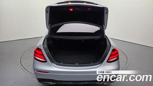 Mercedes-Benz E-Class (W213) E300 4MATIC AMG Line 2020 — фото 20