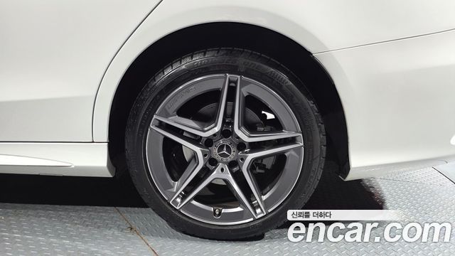 Mercedes-Benz C-Class (W205) C200 AMG Line 2021 — фото 5