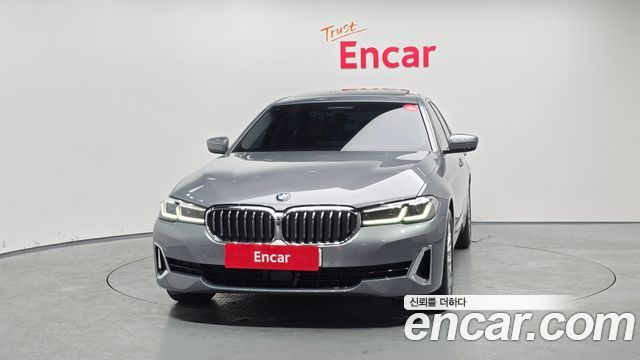 BMW 5 Series (G30) 520i Luxury 2023 — фото 3