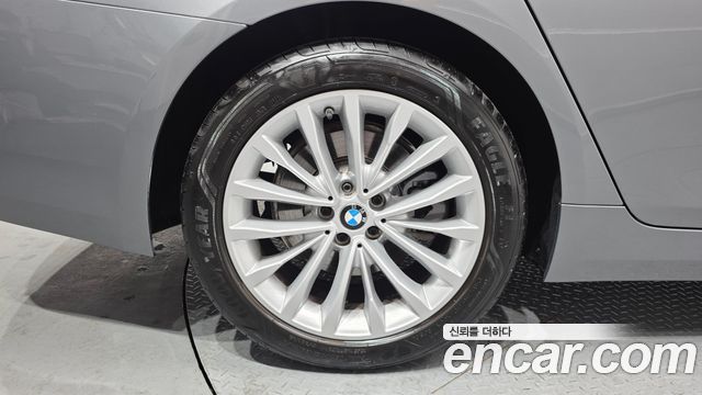 BMW 5 Series (G30) 520i Luxury 2023 — фото 5