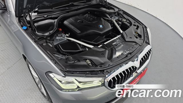 BMW 5 Series (G30) 520i Luxury 2023 — фото 6