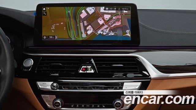 BMW 5 Series (G30) 520i Luxury 2023 — фото 14