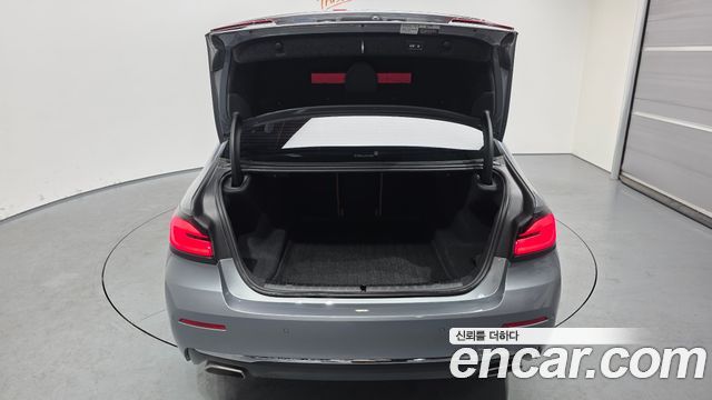 BMW 5 Series (G30) 520i Luxury 2023 — фото 20