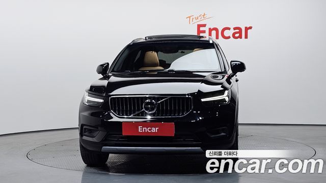 Volvo XC40 B4 Inscription 2021 — фото 3