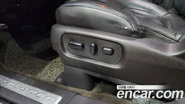 Ford Explorer 3.5 Limited 4WD 5th 2014 — фото 18