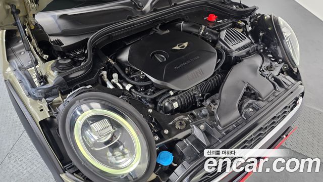 MINI Cooper S 5Door Standard 3rd 2019 — фото 6