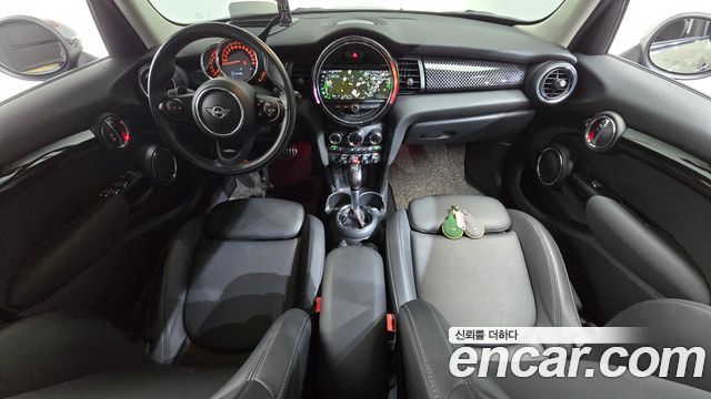 MINI Cooper S 5Door Standard 3rd 2019 — фото 7
