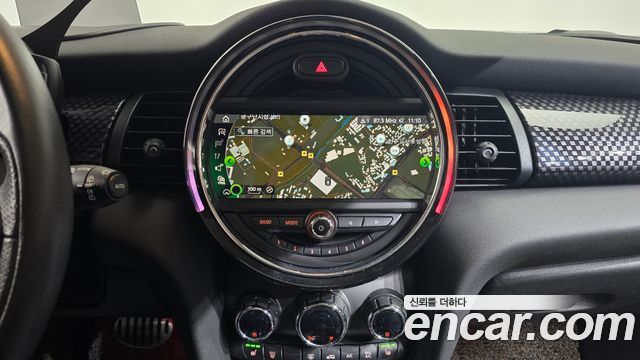 MINI Cooper S 5Door Standard 3rd 2019 — фото 14