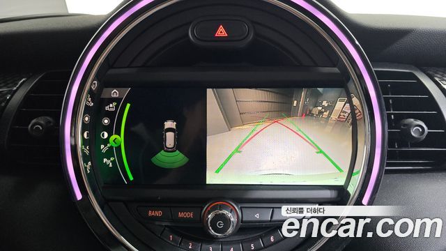 MINI Cooper S 5Door Standard 3rd 2019 — фото 15