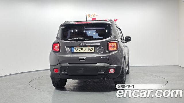 Jeep Renegade 2.4 Longitude High 2018 — фото 4