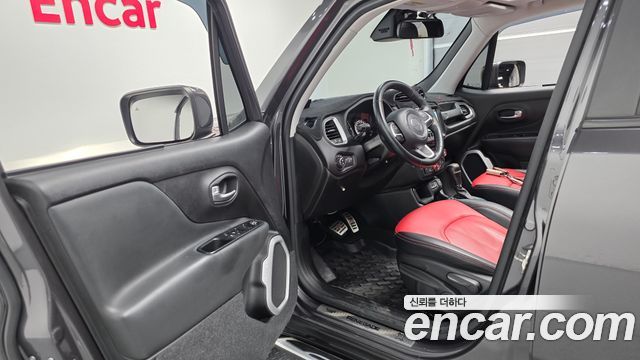 Jeep Renegade 2.4 Longitude High 2018 — фото 10