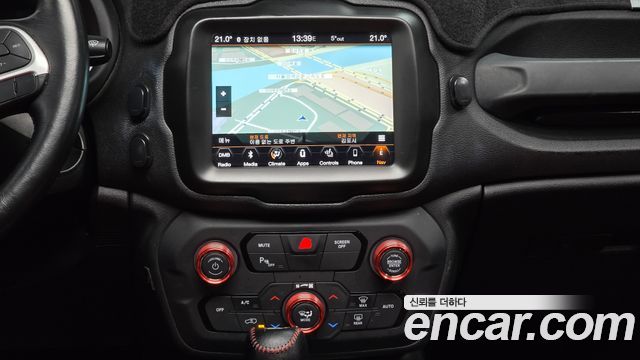 Jeep Renegade 2.4 Longitude High 2018 — фото 14