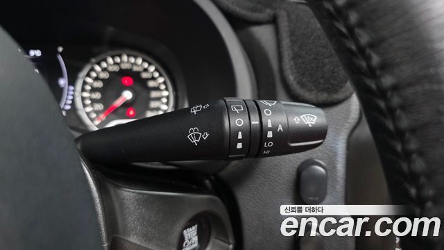 Jeep Renegade 2.4 Longitude High 2018 — фото 19