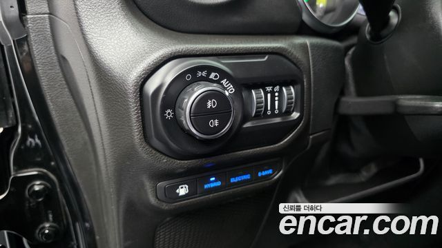 Jeep Wrangler (JL) 2.0 Overland 4Door 4xe 2021 — фото 17