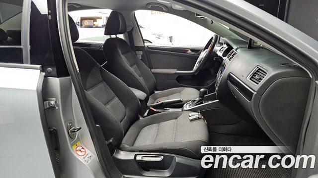 Volkswagen Jetta 2.0 TDI 6th 2011 — фото 10