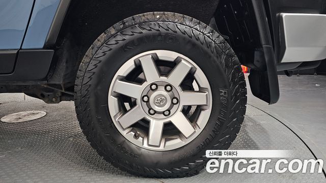 Toyota FJ Cruiser 4WD V6 2014 — фото 5