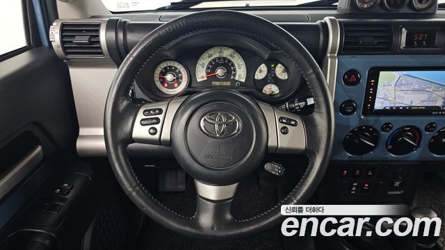 Toyota FJ Cruiser 4WD V6 2014 — фото 17