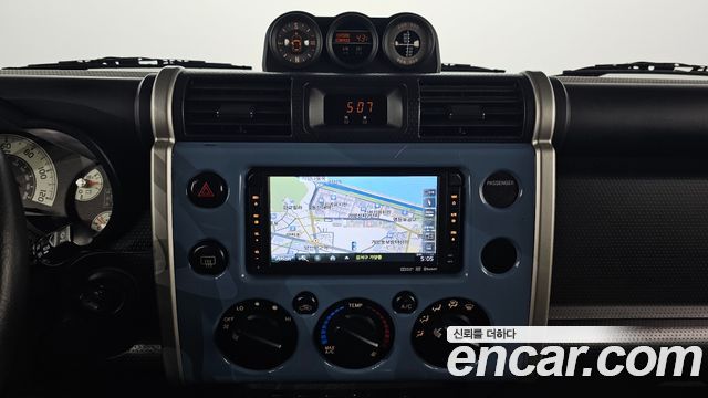 Toyota FJ Cruiser 4WD V6 2014 — фото 18