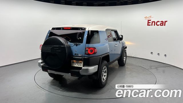 Toyota FJ Cruiser 4WD V6 2014 — фото 24