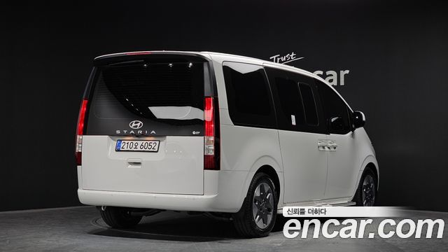 Hyundai Staria Tourer 9-Seater Modern 2025 — фото 2