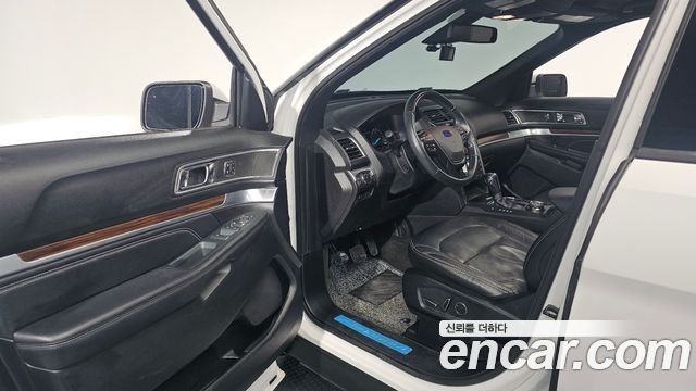 Ford Explorer 2.3 Limited 4WD 5th 2018 — фото 10