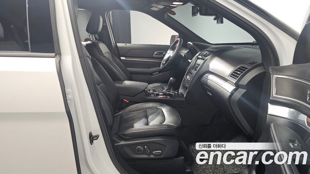 Ford Explorer 2.3 Limited 4WD 5th 2018 — фото 11
