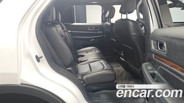 Ford Explorer 2.3 Limited 4WD 5th 2018 — фото 12