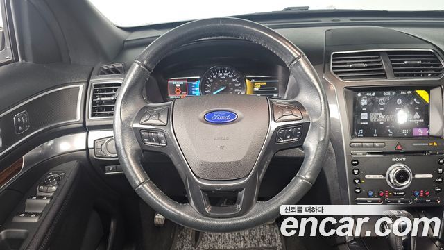 Ford Explorer 2.3 Limited 4WD 5th 2018 — фото 13