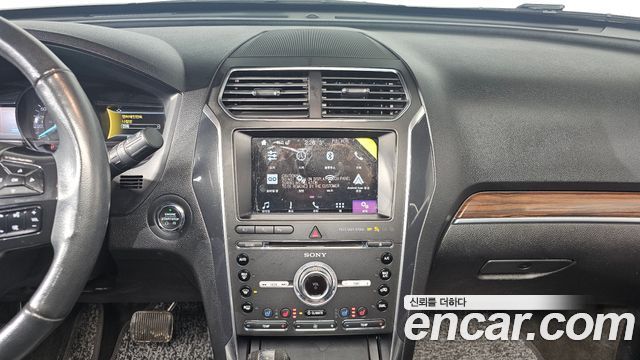 Ford Explorer 2.3 Limited 4WD 5th 2018 — фото 15