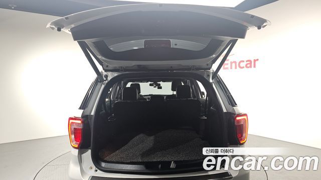 Ford Explorer 2.3 Limited 4WD 5th 2018 — фото 20