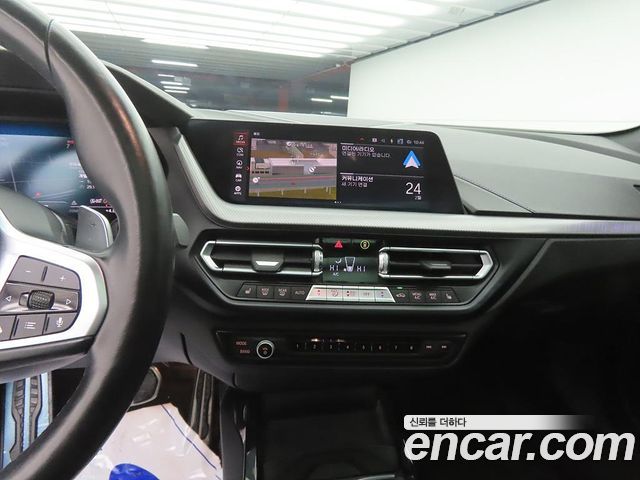 BMW 1 Series (F40) 120i M Sports 2023 — фото 9