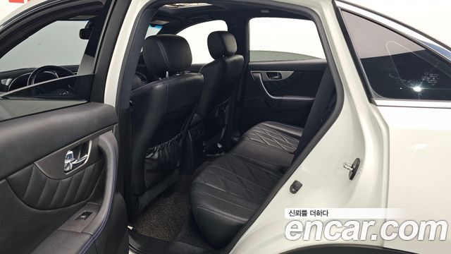 Infiniti QX70 3.7 AWD 2017 — фото 12