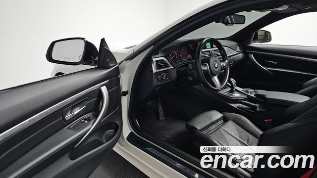 BMW 4 Series (F32) 430i M Sport Coupe 2018 — фото 10