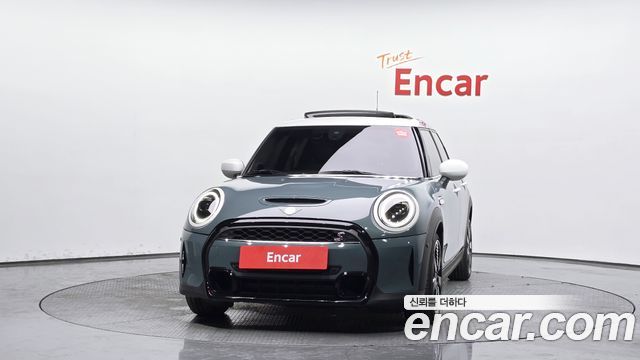 MINI Cooper S 5Door Multitione Edition 3rd 2023 — фото 3