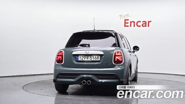MINI Cooper S 5Door Multitione Edition 3rd 2023 — фото 4