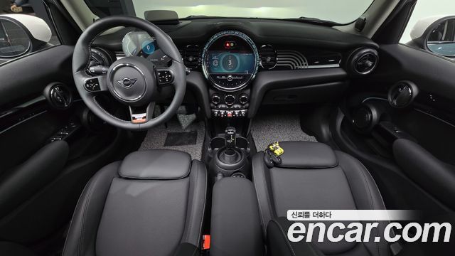MINI Cooper S 5Door Multitione Edition 3rd 2023 — фото 7