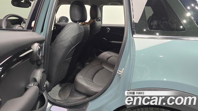 MINI Cooper S 5Door Multitione Edition 3rd 2023 — фото 16