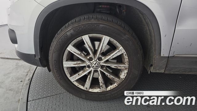 Volkswagen Tiguan 2.0 TDI Comfort 5N 2014 — фото 5