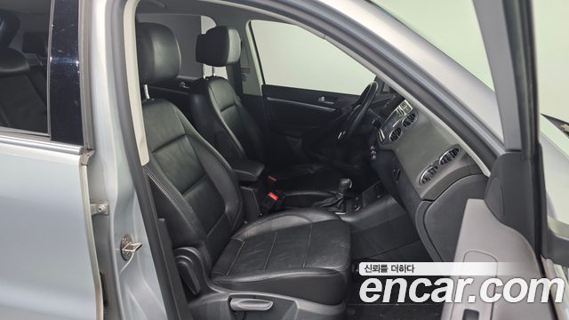 Volkswagen Tiguan 2.0 TDI Comfort 5N 2014 — фото 10