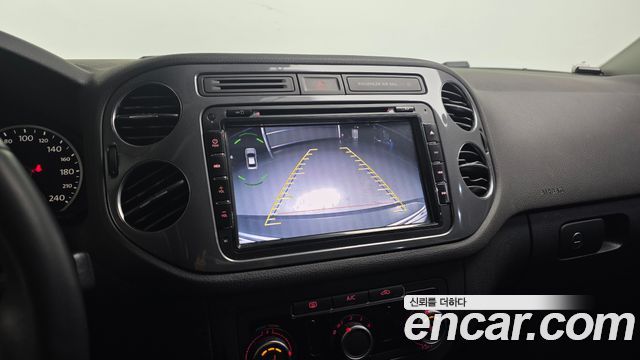 Volkswagen Tiguan 2.0 TDI Comfort 5N 2014 — фото 15