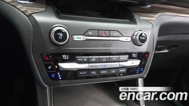 Ford Explorer (VI) 2.3 LimIted 4WD 2020 — фото 17
