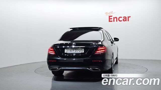 Mercedes-Benz E-Class (W213) E300 4MATIC AMG Line 2020 — фото 4