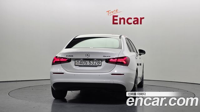 Mercedes-Benz A-Class (W177) A250 4MATIC Sedan 2020 — фото 4