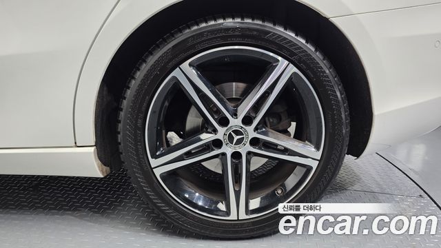 Mercedes-Benz A-Class (W177) A250 4MATIC Sedan 2020 — фото 5